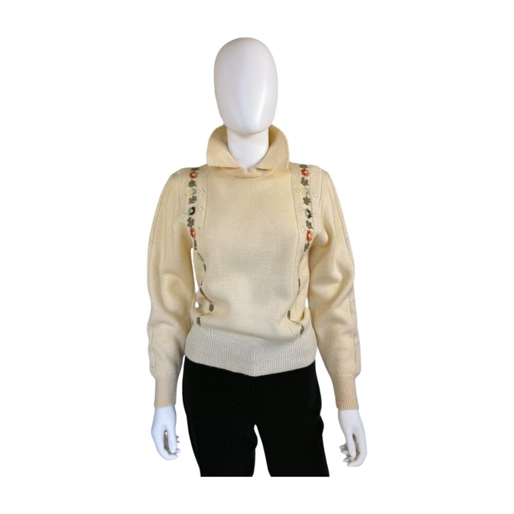 Vintage Cymbrion Embroidered Wool Sweater | Floral Detail | Made in Hong Kong
